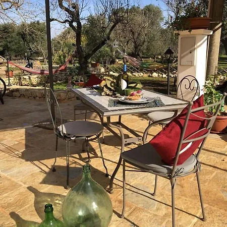 بيت للعطل Chateaux Des Trulli سان ميكيلي سالنتينو